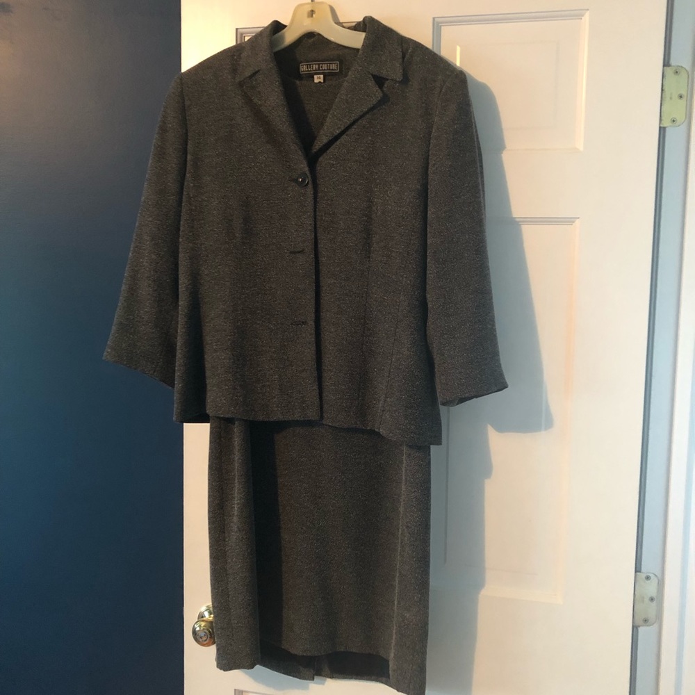 Gallery Couture Dress suit